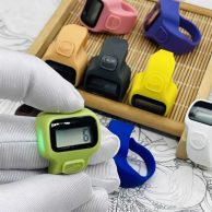 عداد تسبيح إلكتروني رقمي – متعدد الألوان (100 نسخة) 